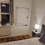 Ferienwohnung 80Qm, 4 Personen Mit Kamin In Pinneberg Bei Hamburg